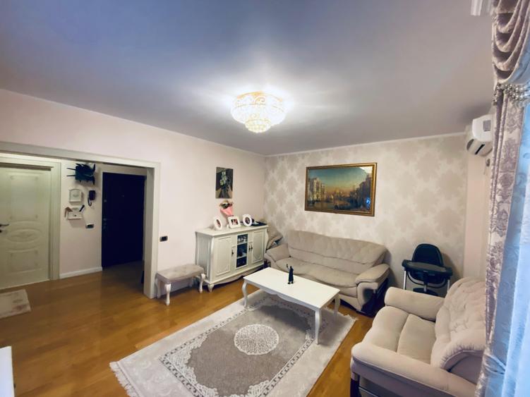 Apartament cu 3 camere decomandat, mobilat în Faleza Nord