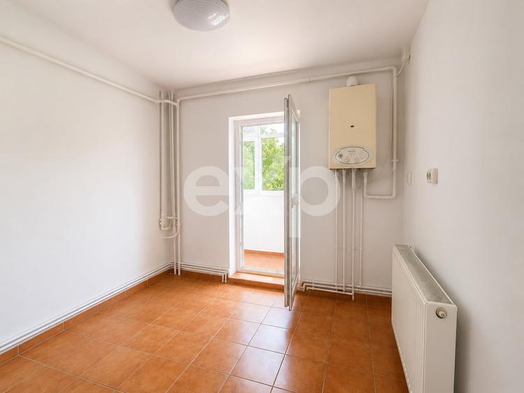 Apartament cu 2 camere decomandat în Eremia