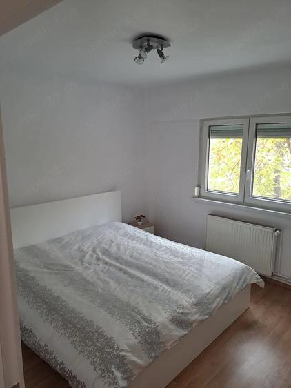 Apartament cu 4 camere decomandat în Vitrometan