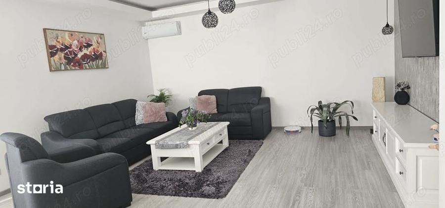 Casă cu 4 camere cu Teren 800 Mp în Dezmir