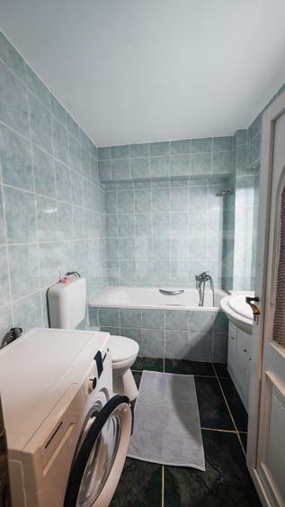 Apartament cu 3 camere decomandat, mobilat în Centru Civic