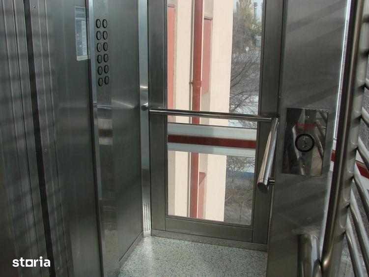 Spațiu comercial, de 540 mp, în Regie