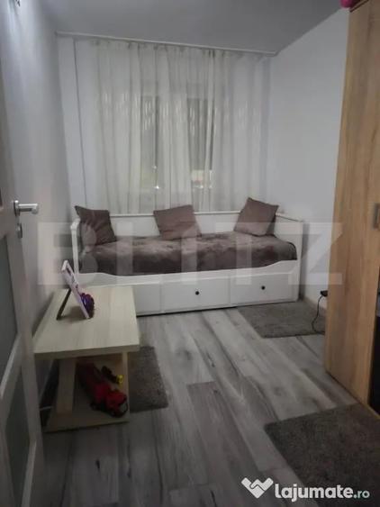 Apartament cu 3 camere decomandat în Noua