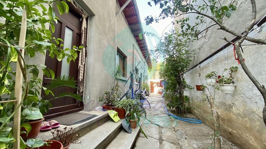 Casă individuală cu 4 camere cu Canalizare în Calea Călărașilor