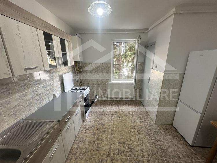 Apartament cu 2 camere decomandat în Pandurilor