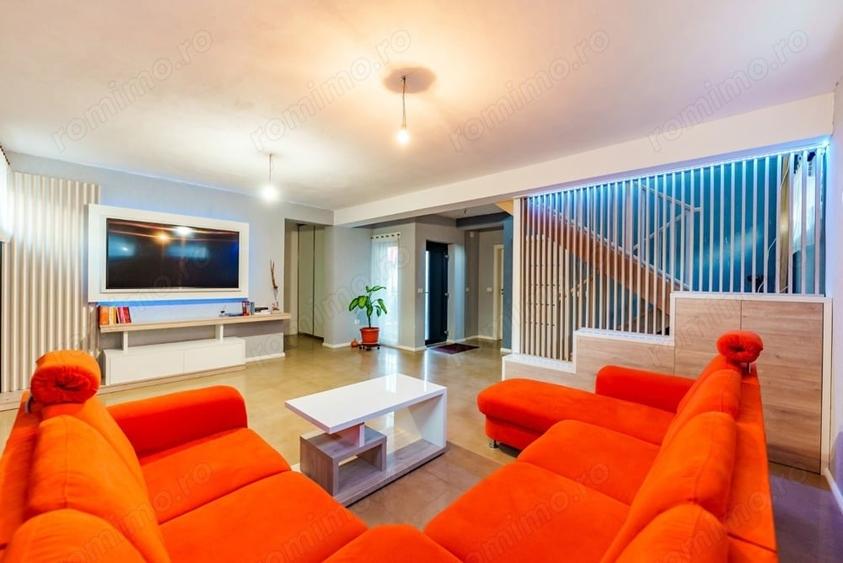 Casă cu 5 camere cu Teren 1087 Mp în Vladimirescu