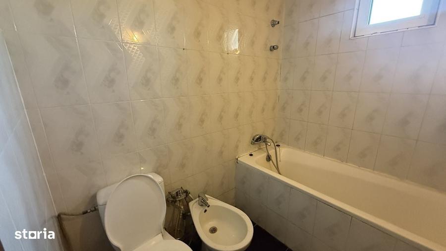 Apartament cu 4 camere în Calea Călărașilor