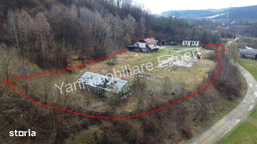 Casă cu 5 camere cu Teren 8000 Mp în Curtea de Argeș