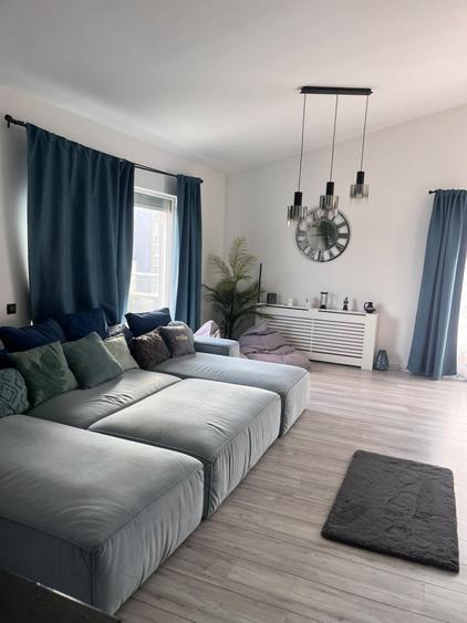 Apartament cu 4 camere decomandat, mobilat în Băneasa