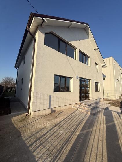 Casă cu 4 camere în Valu lui Traian