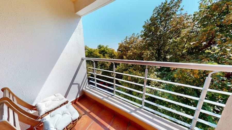 Apartament cu 3 camere semidecomandat, mobilat în Aviatorilor
