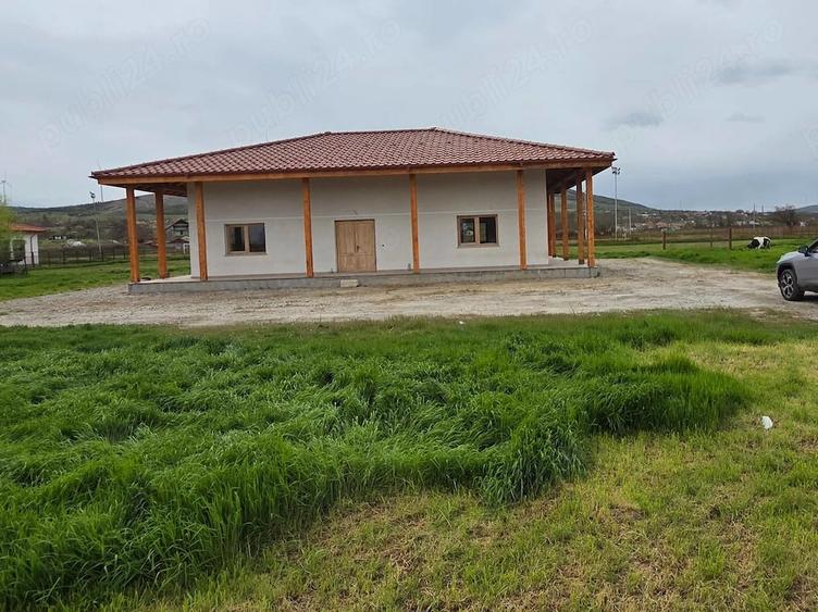 Casă cu 4 camere cu Teren 1400 Mp în Agighiol