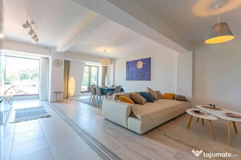 Apartament cu 3 camere decomandat în Central