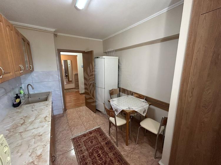 Apartament cu 3 camere decomandat, mobilat în Gheorghe Doja