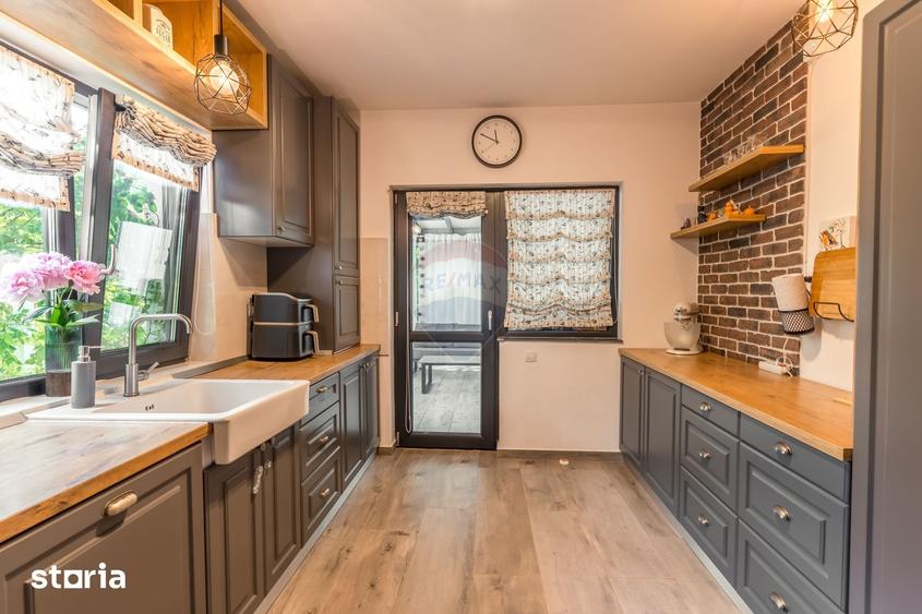 Casă cu 4 camere cu Teren 479 Mp în Rediu