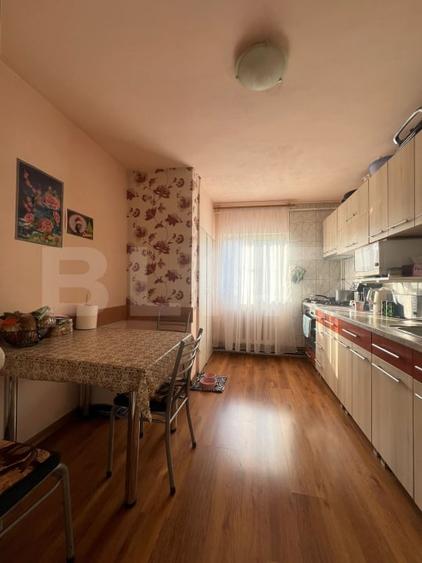 Apartament cu 4 camere decomandat, mobilat în Sud-Est