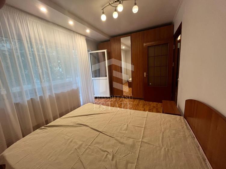 Apartament cu 3 camere semidecomandat, mobilat în Central