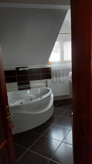 Casă individuală cu 5 camere cu Canalizare în Cornu de Sus (Cornu)