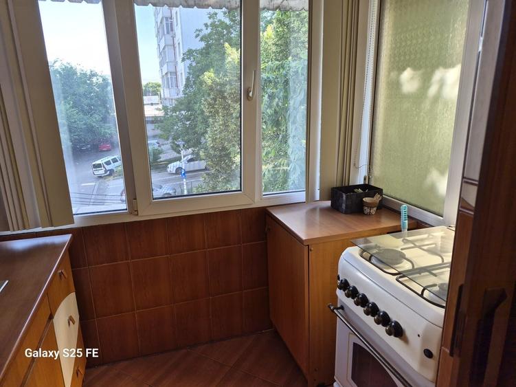 Apartament cu 3 camere decomandat în Popoveni