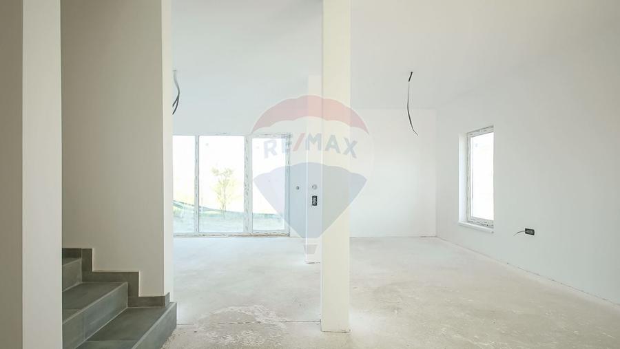Duplex cu 5 camere cu Teren 178 Mp în Tărlungeni