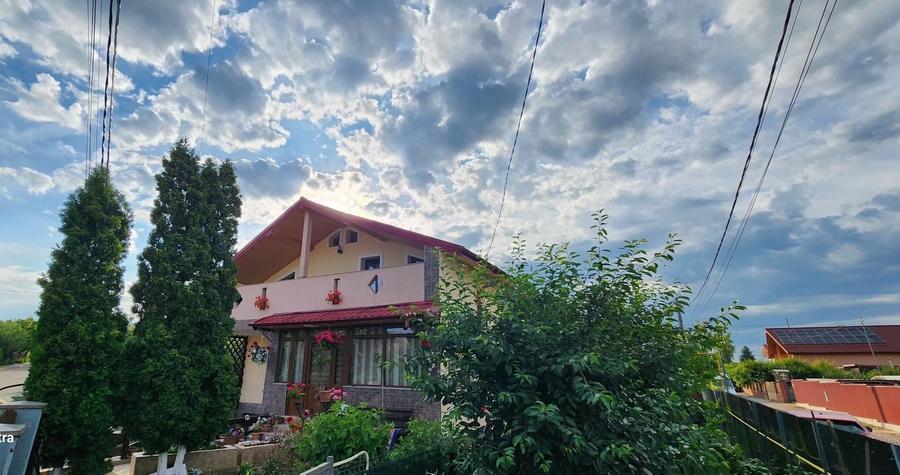 Casă cu 4 camere în Central