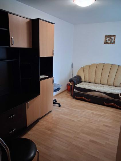 Apartament cu 2 camere decomandat în Exterior Vest