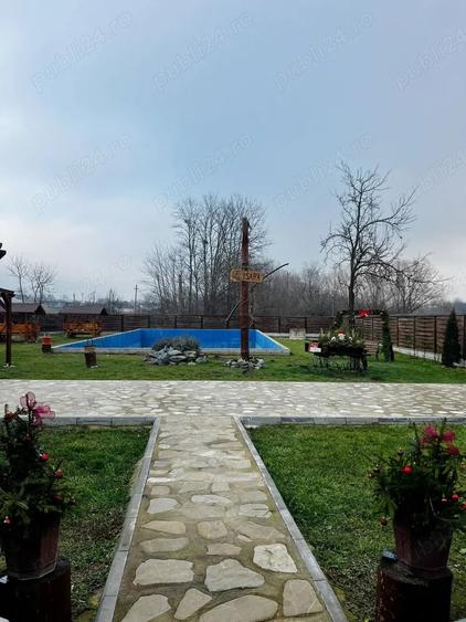 Casă cu 5 camere cu Teren 1590 Mp în Petricani