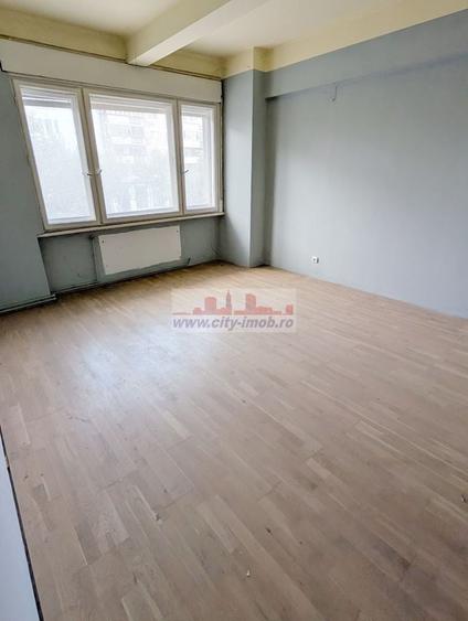Spațiu comercial, de 174 mp, în Universitate