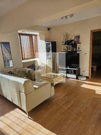 Apartament cu 3 camere decomandat, mobilat în Tineretului