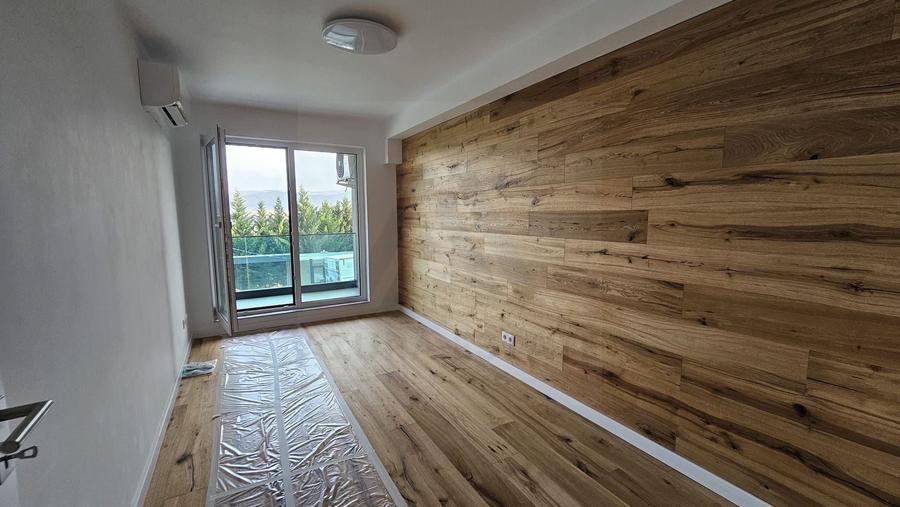 Apartament cu 3 camere decomandat în Cristian