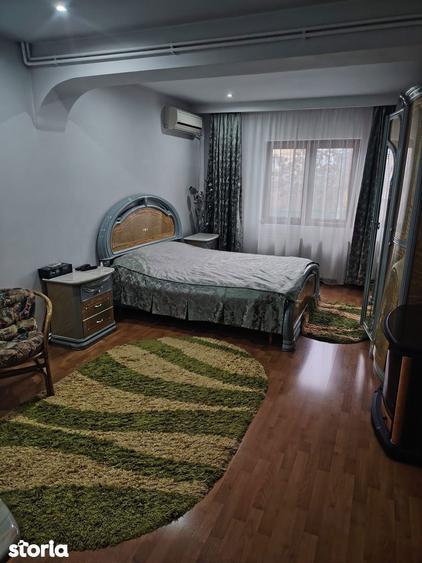 Casă cu 6 camere cu Teren 246 Mp în Colentina