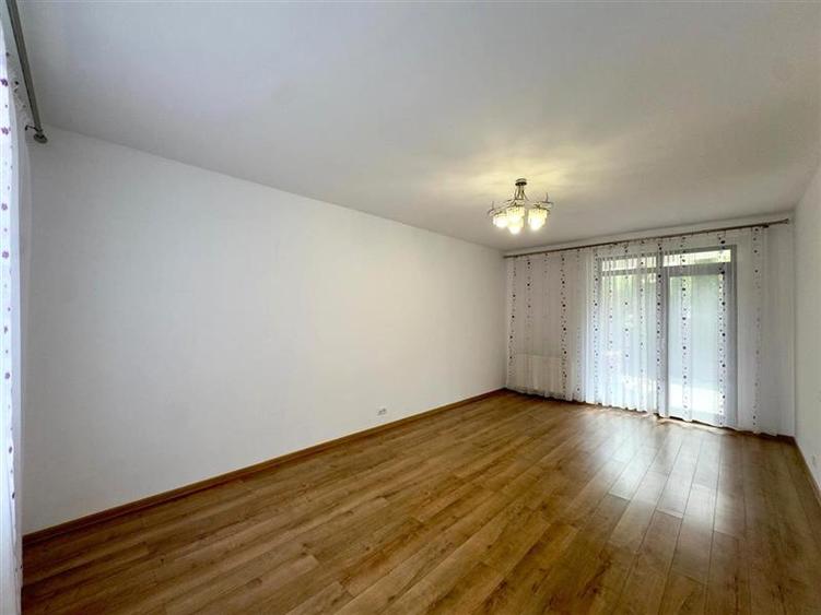 Duplex cu 4 camere cu Canalizare în Rediu