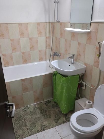 Apartament cu 3 camere decomandat în Lidia