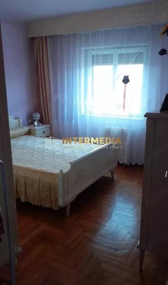 Apartament cu 2 camere decomandat, mobilat în Ampoi 3