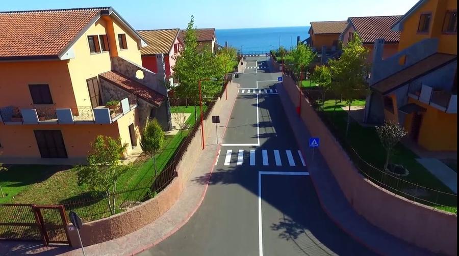 Duplex cu 7 camere cu Canalizare în Faleza Nord