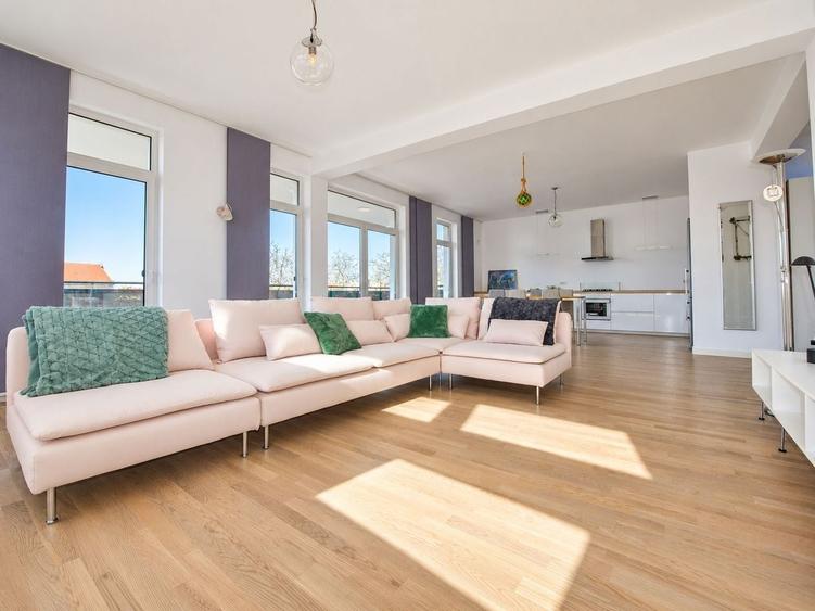 Apartament cu 3 camere decomandat, mobilat în Bălcescu