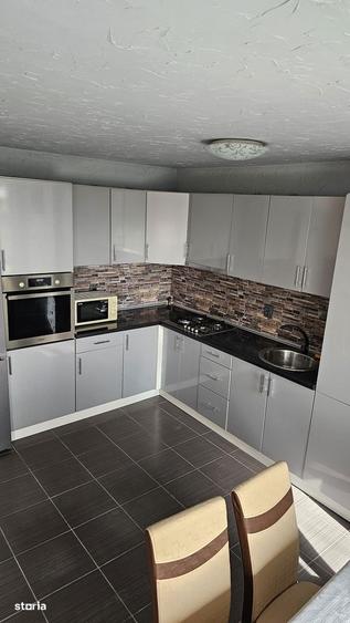 Apartament cu 3 camere în Dâmbul Rotund