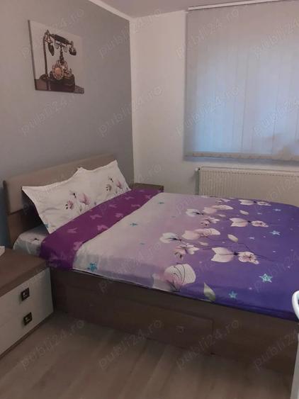 Casă cu 8 camere cu Teren 1000 Mp în Central