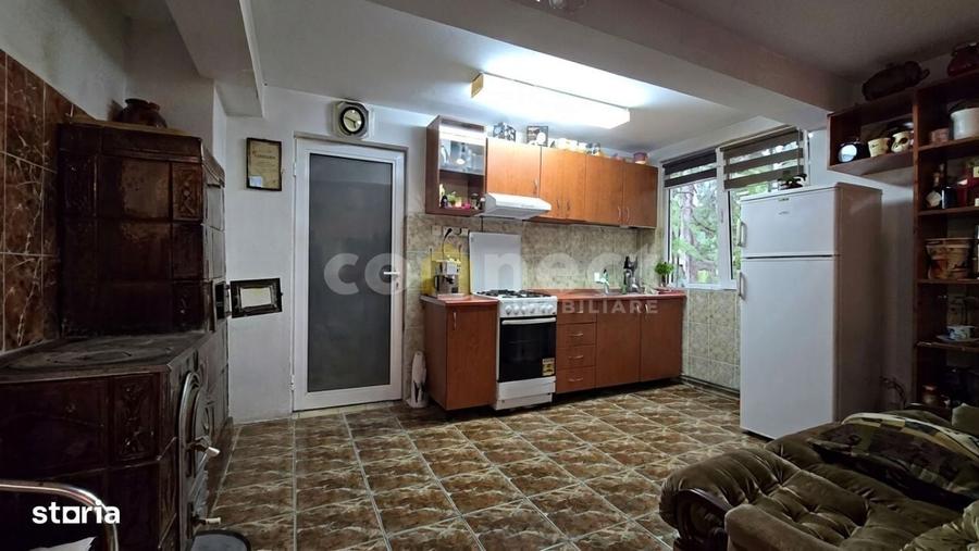 Casă cu 3 camere în Dealu Negru