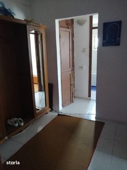 Apartament cu 2 camere decomandat în Broșteni