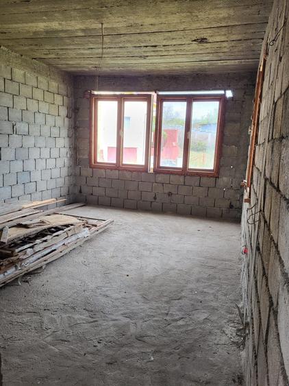 Casă cu 4 camere în Filiași