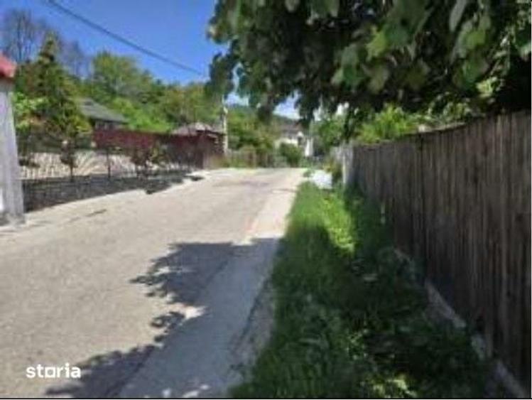 Casă cu 3 camere cu Teren 1609 Mp în Central