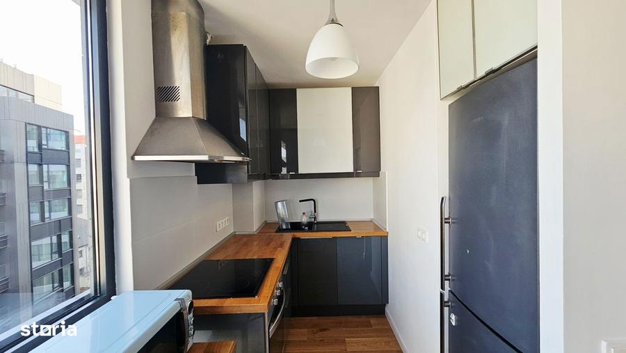 Apartament cu 3 camere semidecomandat, mobilat în Calea Călărașilor