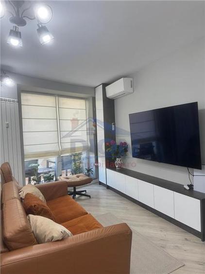 Apartament cu 3 camere decomandat, mobilat în Decebal