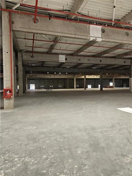 Spațiu industrial, de 9,500 mp, în Periferie