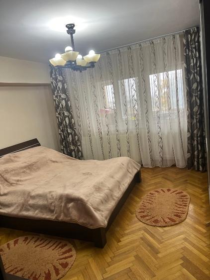 Apartament cu 3 camere decomandat, mobilat în Central