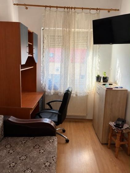 Apartament cu 3 camere decomandat, mobilat în Tractorul