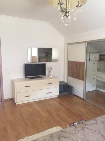 Casă cu 4 camere cu Teren 500 Mp în Central