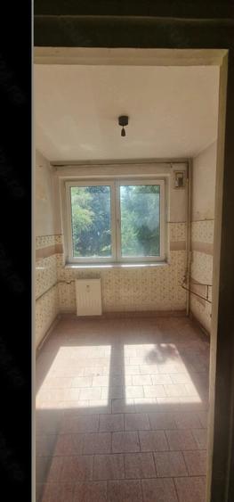 Apartament cu 3 camere semidecomandat în Nord