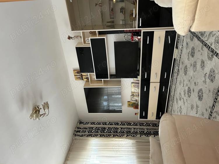Apartament cu 4 camere decomandat în Central